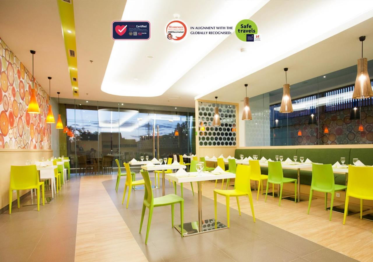 Zest Jemursari By Swiss-Belhotel International Surabaya Exterior foto